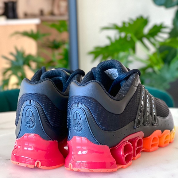 adidas Megaride Core Black/ Better Scarlet /Solar Orange - Picture 4 of 12